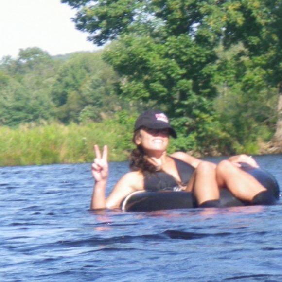 Meet your Posher, Sharon - Picture 4 of 4